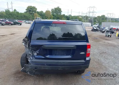 2017 Jeep Patriot Latitude 4X4 z USA, uszkodzony, nr VIN 1C4NJRFB2HD133797